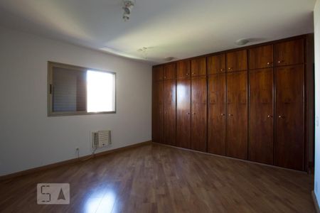 Apartamento para alugar com 202m², 4 quartos e 3 vagasSuíte 1
