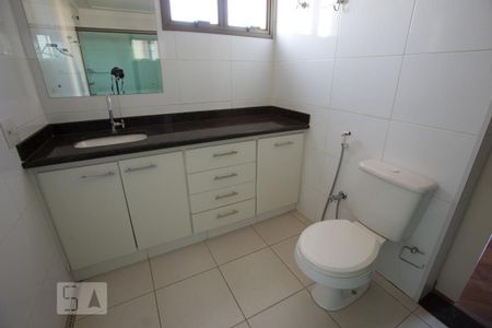 Apartamento para alugar com 202m², 4 quartos e 3 vagasBanheiro da suíte 1