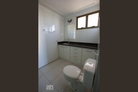 Apartamento para alugar com 202m², 4 quartos e 3 vagasBanheiro da suíte 1