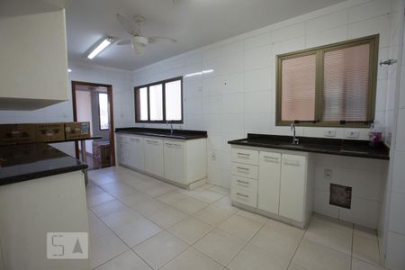 Apartamento para alugar com 202m², 4 quartos e 3 vagasCozinha
