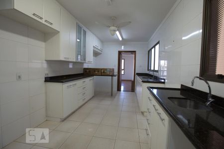 Apartamento para alugar com 202m², 4 quartos e 3 vagasCozinha