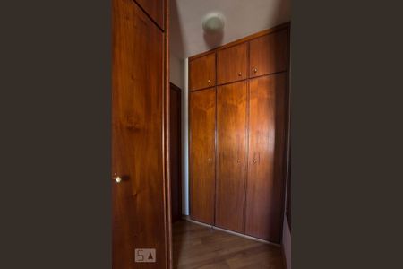 Apartamento para alugar com 202m², 4 quartos e 3 vagasSuíte 1 - armário de entrada