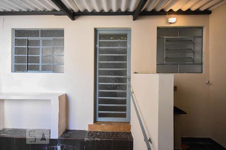 Casa à venda com 240m², 3 quartos e 2 vagasEntrada da casa de fundos