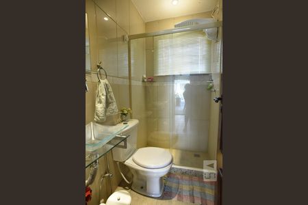 Casa à venda com 444m², 5 quartos e 4 vagasBanheiro de Serviço