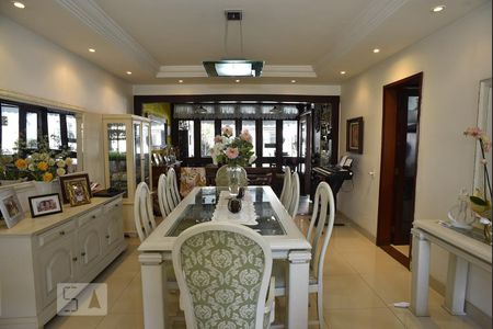 Sala de casa à venda com 5 quartos, 444m² em Anil, Rio de Janeiro