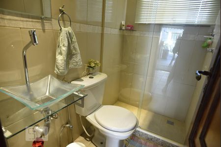 Casa à venda com 444m², 5 quartos e 4 vagasBanheiro de Serviço