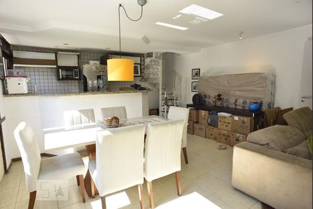 Casa à venda com 444m², 5 quartos e 4 vagasSala da Casa de Hospede