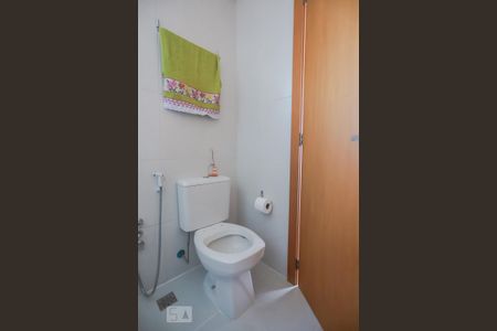 Apartamento à venda com 75m², 2 quartos e 1 vaga Apartamento à venda com 75m², 2 quartos e 1 vagaBanheiro da Suíte