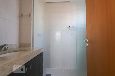 Apartamento à venda com 75m², 2 quartos e 1 vaga Apartamento à venda com 75m², 2 quartos e 1 vagaBanheiro da Suíte