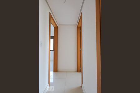 Corredor de apartamento à venda com 2 quartos, 75m² em São João, Porto Alegre
