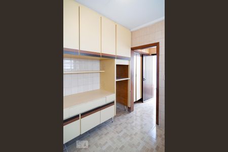 Casa à venda com 190m², 5 quartos e 3 vagas Casa à venda com 190m², 5 quartos e 3 vagasCozinha