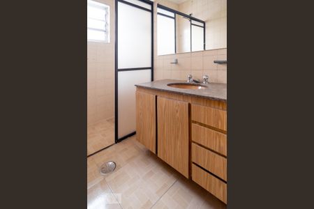 Casa à venda com 190m², 5 quartos e 3 vagas Casa à venda com 190m², 5 quartos e 3 vagasBanheiro Social