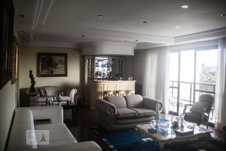 Apartamento à venda com 263m², 4 quartos e 4 vagas Apartamento à venda com 263m², 4 quartos e 4 vagasSala de Estar