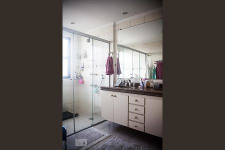 Apartamento à venda com 263m², 4 quartos e 4 vagas Apartamento à venda com 263m², 4 quartos e 4 vagasBanheiro da Suíte 1