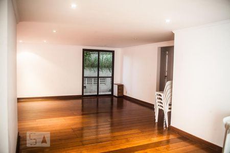 Apartamento à venda com 263m², 4 quartos e 4 vagas Apartamento à venda com 263m², 4 quartos e 4 vagasÁrea comum - Salão de festas