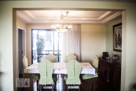 Apartamento à venda com 263m², 4 quartos e 4 vagas Apartamento à venda com 263m², 4 quartos e 4 vagasSala de Jantar