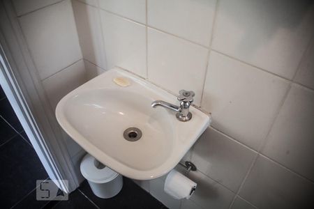 Apartamento à venda com 263m², 4 quartos e 4 vagas Apartamento à venda com 263m², 4 quartos e 4 vagasBanheiro de Serviço