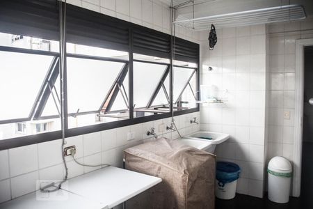 Apartamento à venda com 263m², 4 quartos e 4 vagas Apartamento à venda com 263m², 4 quartos e 4 vagasÁrea de Serviço