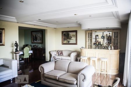 Apartamento à venda com 263m², 4 quartos e 4 vagas Apartamento à venda com 263m², 4 quartos e 4 vagasSala de Estar