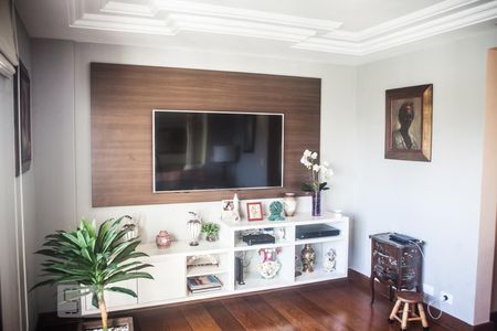 Apartamento à venda com 263m², 4 quartos e 4 vagas Apartamento à venda com 263m², 4 quartos e 4 vagasSala de TV