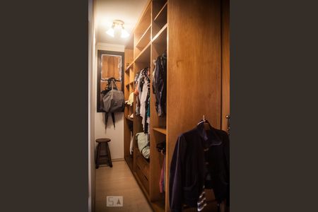 Apartamento à venda com 263m², 4 quartos e 4 vagas Apartamento à venda com 263m², 4 quartos e 4 vagasCloset do quarto