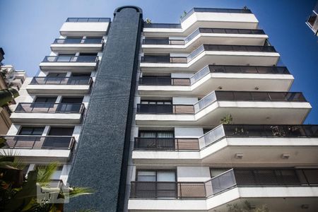 Apartamento à venda com 263m², 4 quartos e 4 vagas Apartamento à venda com 263m², 4 quartos e 4 vagasFachada do Prédio