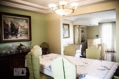 Apartamento à venda com 263m², 4 quartos e 4 vagas Apartamento à venda com 263m², 4 quartos e 4 vagasSala de Jantar