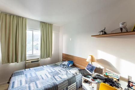 Suíte de apartamento à venda com 2 quartos, 69m² em Santa Rosa, Niterói