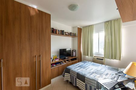 Suíte de apartamento à venda com 2 quartos, 69m² em Santa Rosa, Niterói