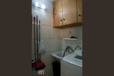 Casa à venda com 240m², 3 quartos e 5 vagas Casa à venda com 240m², 3 quartos e 5 vagasÁREA DE SERVIÇO