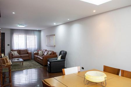 Casa à venda com 240m², 3 quartos e 5 vagas Casa à venda com 240m², 3 quartos e 5 vagasSALA