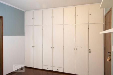 Casa à venda com 240m², 3 quartos e 5 vagas Casa à venda com 240m², 3 quartos e 5 vagasQUARTO 1