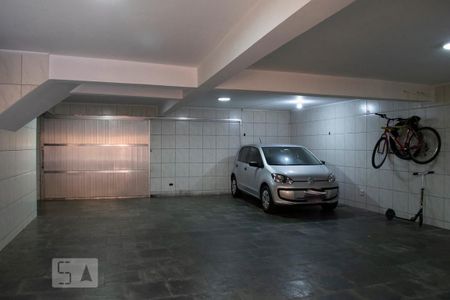 Casa à venda com 240m², 3 quartos e 5 vagas Casa à venda com 240m², 3 quartos e 5 vagasGARAGEM