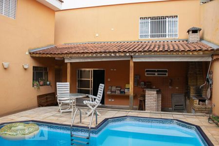 Casa à venda com 240m², 3 quartos e 5 vagas Casa à venda com 240m², 3 quartos e 5 vagasPISCINA