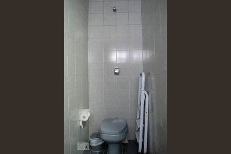 Casa à venda com 240m², 3 quartos e 5 vagas Casa à venda com 240m², 3 quartos e 5 vagasBANHEIRO QUARTO 2