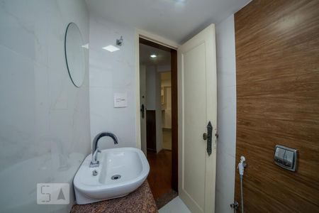 Banheiro de apartamento para alugar com 3 quartos, 48m² em Centro, Belo Horizonte