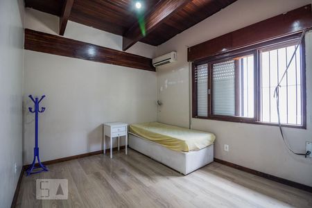 Dormitório1 de casa à venda com 4 quartos, 310m² em Nonoai, Porto Alegre