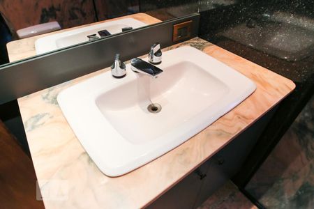 Apartamento para alugar com 375m², 4 quartos e 3 vagasBanheiro