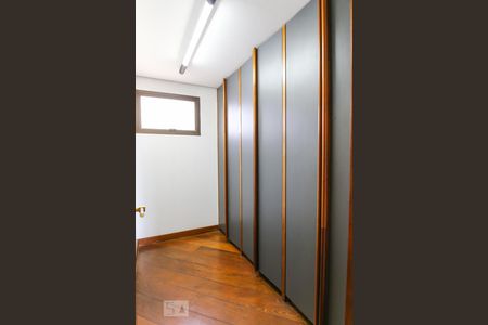 Apartamento para alugar com 375m², 4 quartos e 3 vagasToalheiro