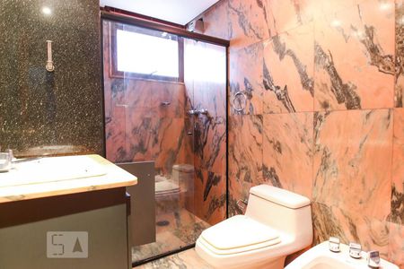 Apartamento para alugar com 375m², 4 quartos e 3 vagasBanheiro