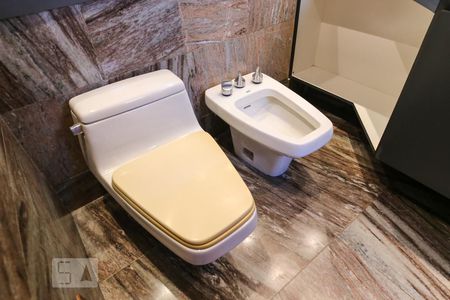 Apartamento para alugar com 375m², 4 quartos e 3 vagasBanheiro da Suíte