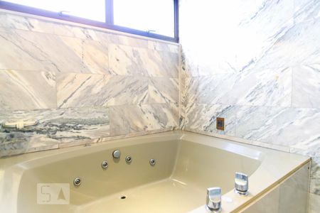 Apartamento para alugar com 375m², 4 quartos e 3 vagasBanheiro da Suíte Master