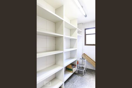 Apartamento para alugar com 375m², 4 quartos e 3 vagasDispensa