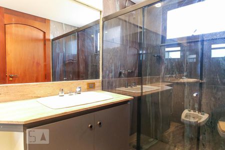 Apartamento para alugar com 375m², 4 quartos e 3 vagasBanheiro da Suíte