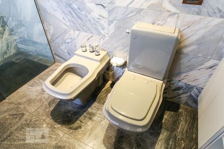 Apartamento para alugar com 375m², 4 quartos e 3 vagasBanheiro da Suíte Master