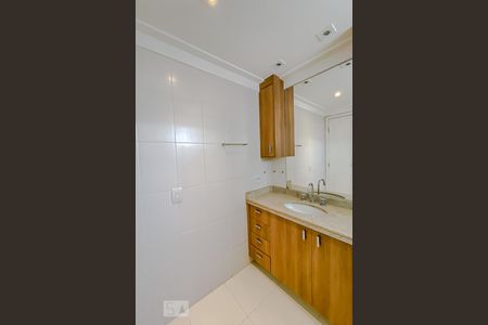 Apartamento à venda com 114m², 3 quartos e 2 vagasBanheiro da Suite 2