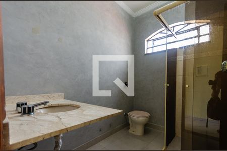 Casa à venda com 198m², 3 quartos e 3 vagasBanheiro