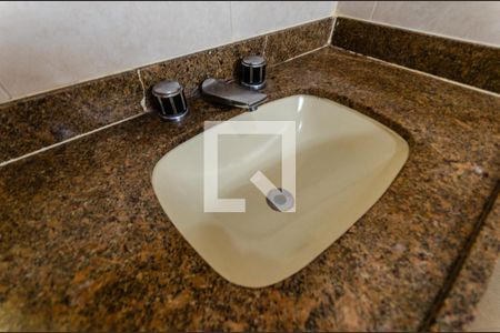 Casa à venda com 198m², 3 quartos e 3 vagasSuíte - banheiro