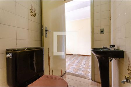 Casa à venda com 198m², 3 quartos e 3 vagasBanheiro de serviço