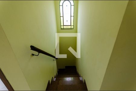 Casa à venda com 198m², 3 quartos e 3 vagasEscada